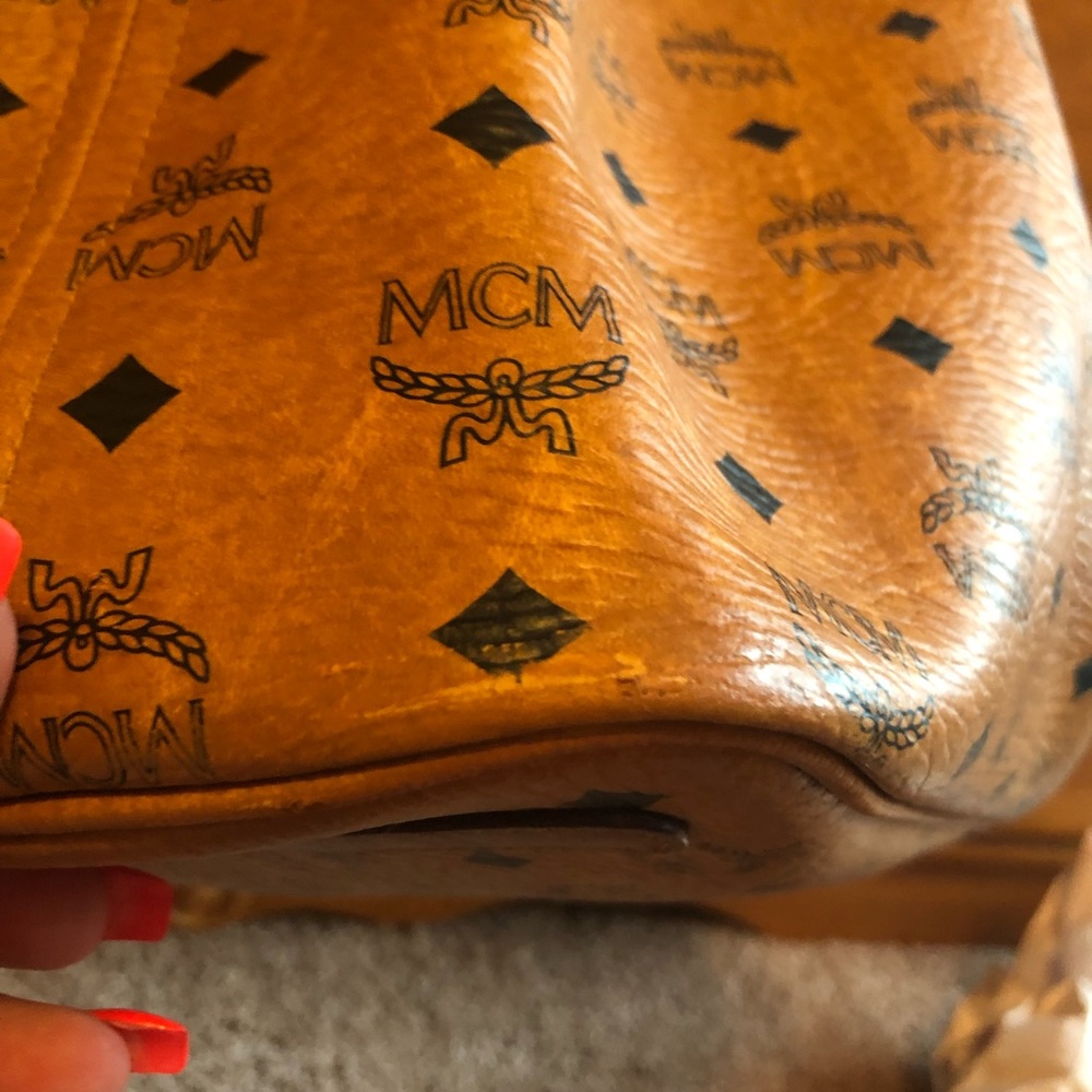 Mcm medium tote with pouch - Picture 6 of 9
